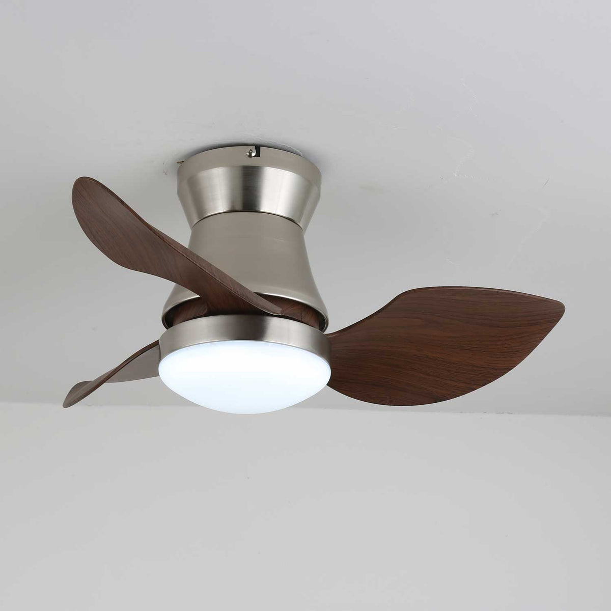 Airlume Moderne plafondventilator met verlichting van walnoothout