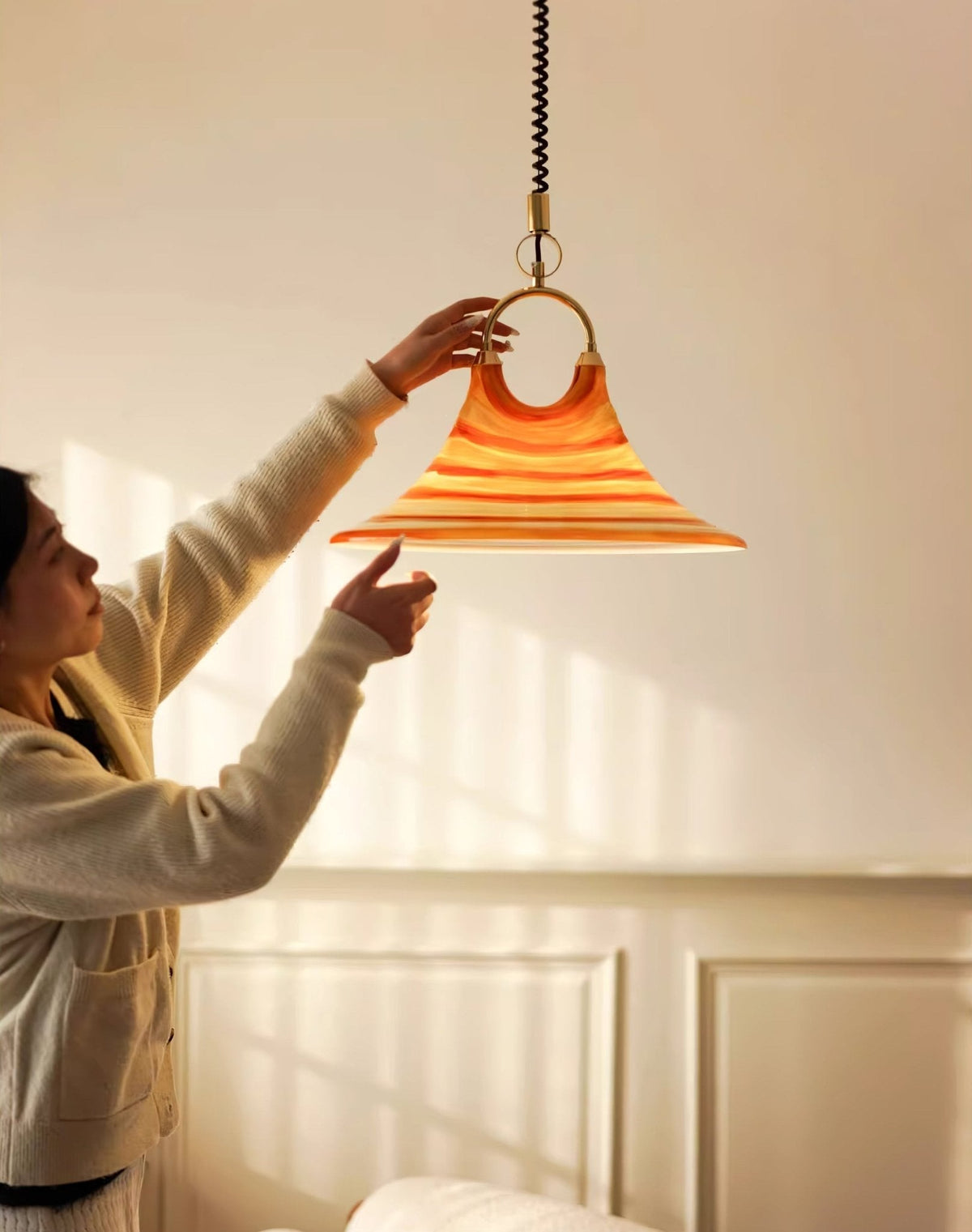 Aurmiros moderne hanglamp met minimalistisch draaiend glasontwerp