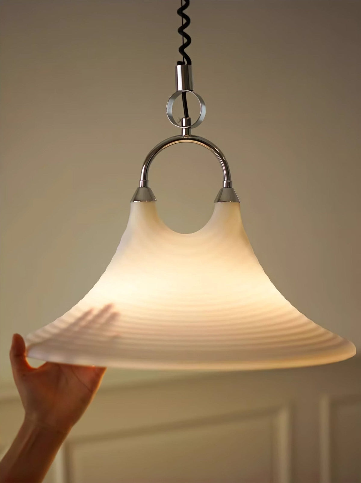 Aurmiros moderne hanglamp met minimalistisch draaiend glasontwerp