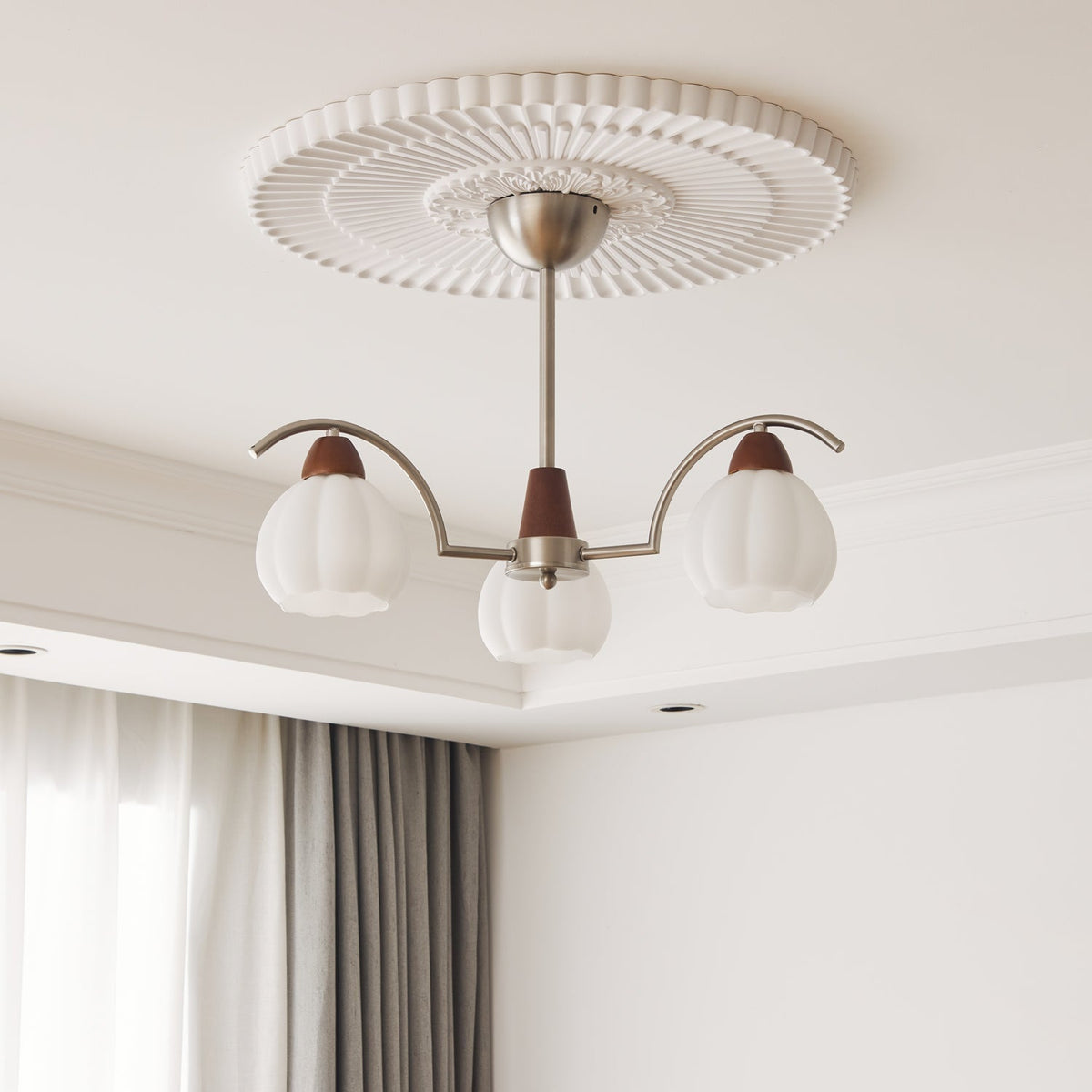Ilaeiel Traditionele Elegantie Bloem Hout glas Kroonluchter