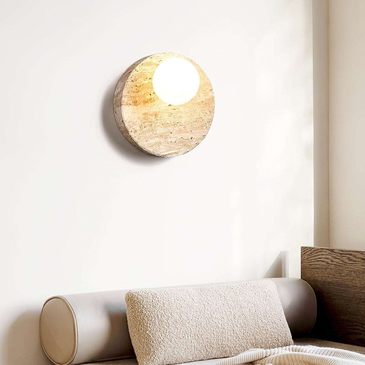 Kivros wandlamp in geel travertin