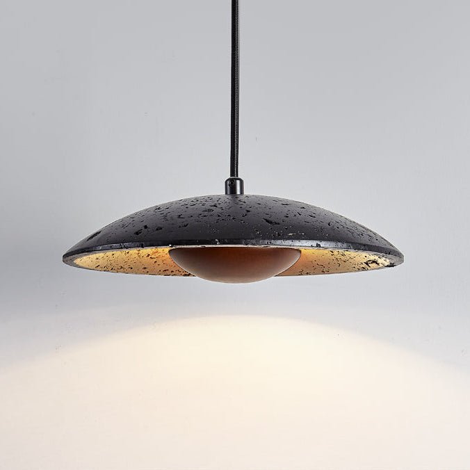 Noreeria hanglamp in zwart travertin en donker walnoot
