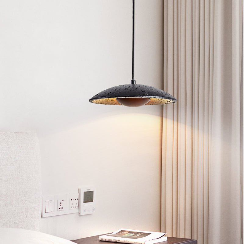 Noreeria hanglamp in zwart travertin en donker walnoot