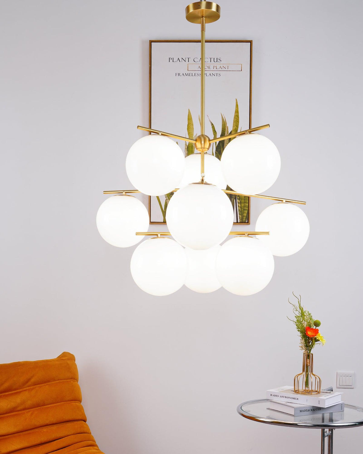 Casoella Kroonluchter met bolvormige kap en steel, moderne goudkleurige afwerking