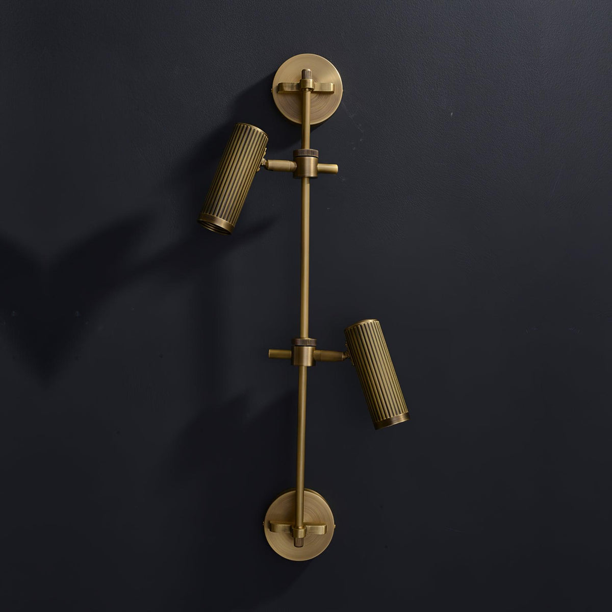 Kirixel wandlamp in messing