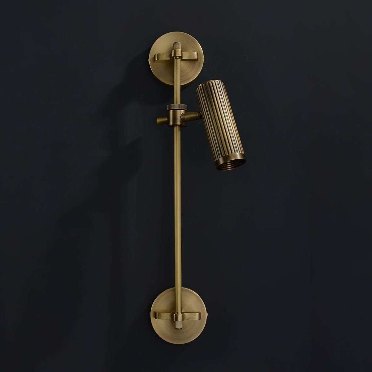 Kirixel wandlamp in messing