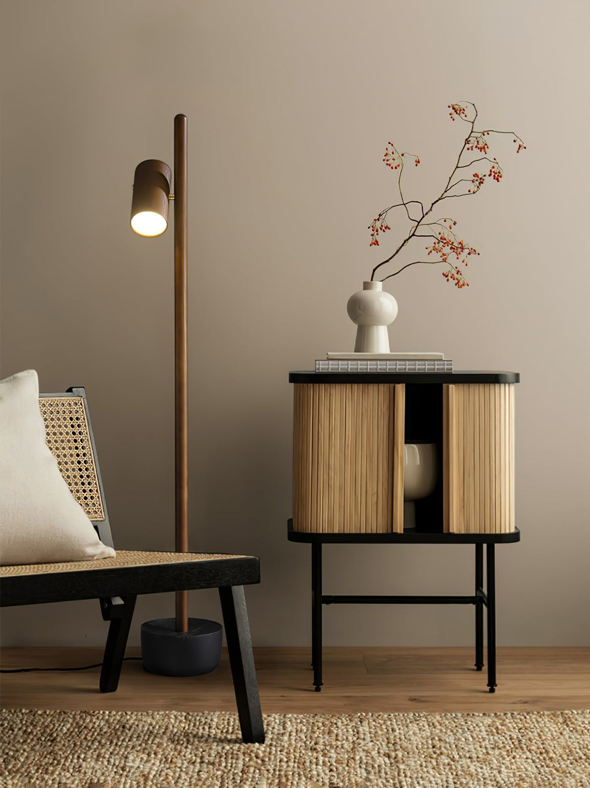 Rinisina vloerlamp met spotverlichting van hout