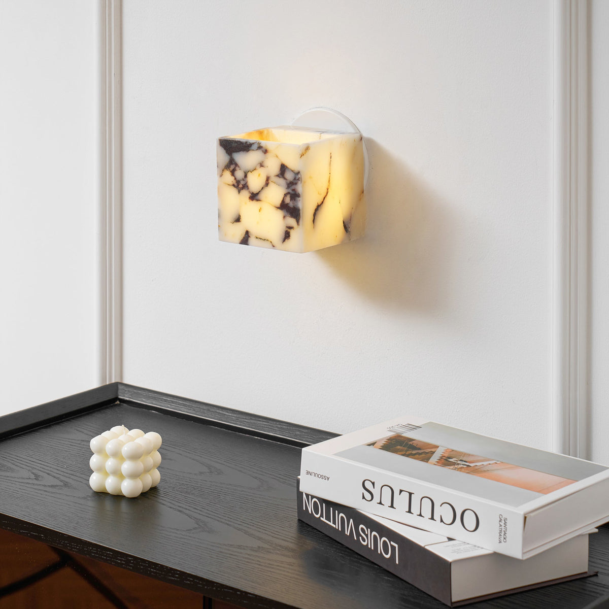 Neranina wandlamp in marmer