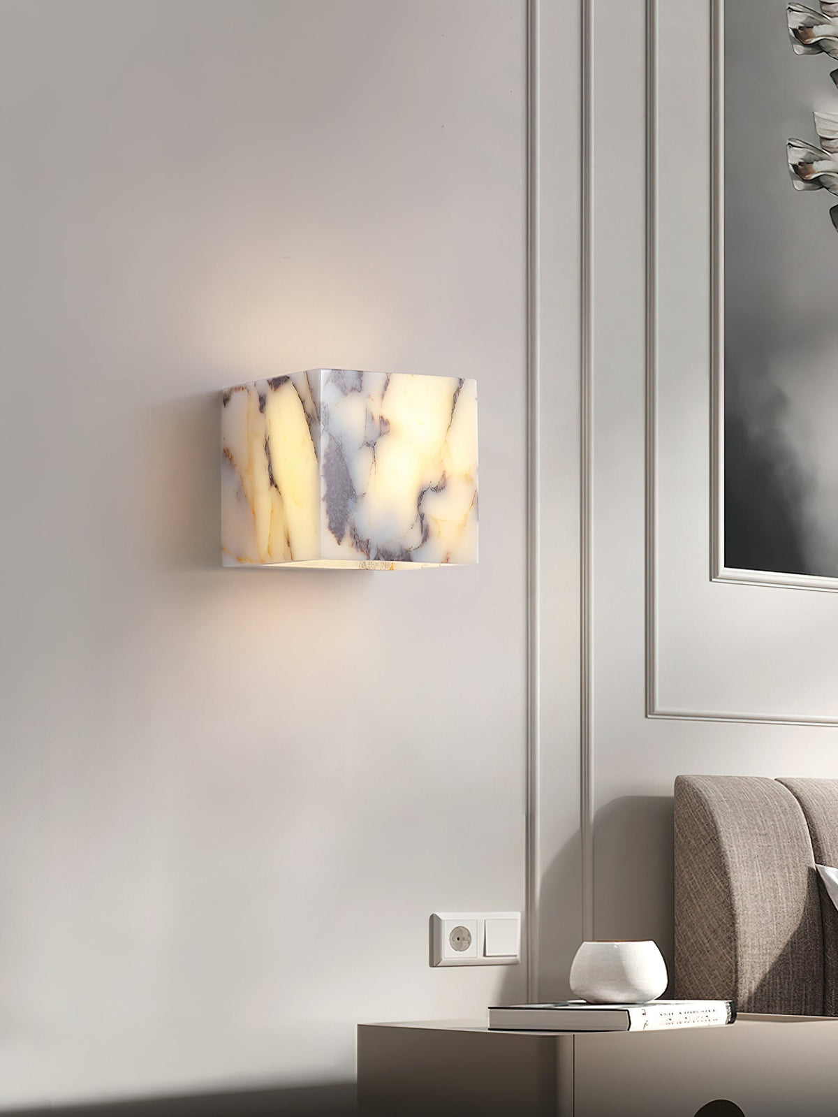 Neranina wandlamp in marmer