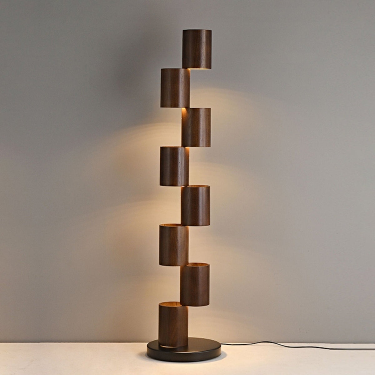 Aris Gestapeld Hout Toren Vloerlamp