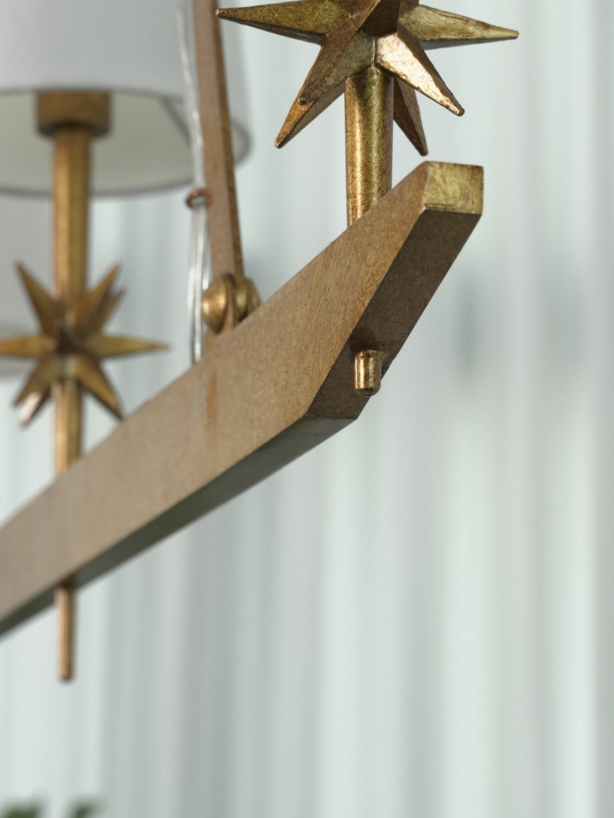 Lynve elegante kroonluchter met messing frame en steraccenten