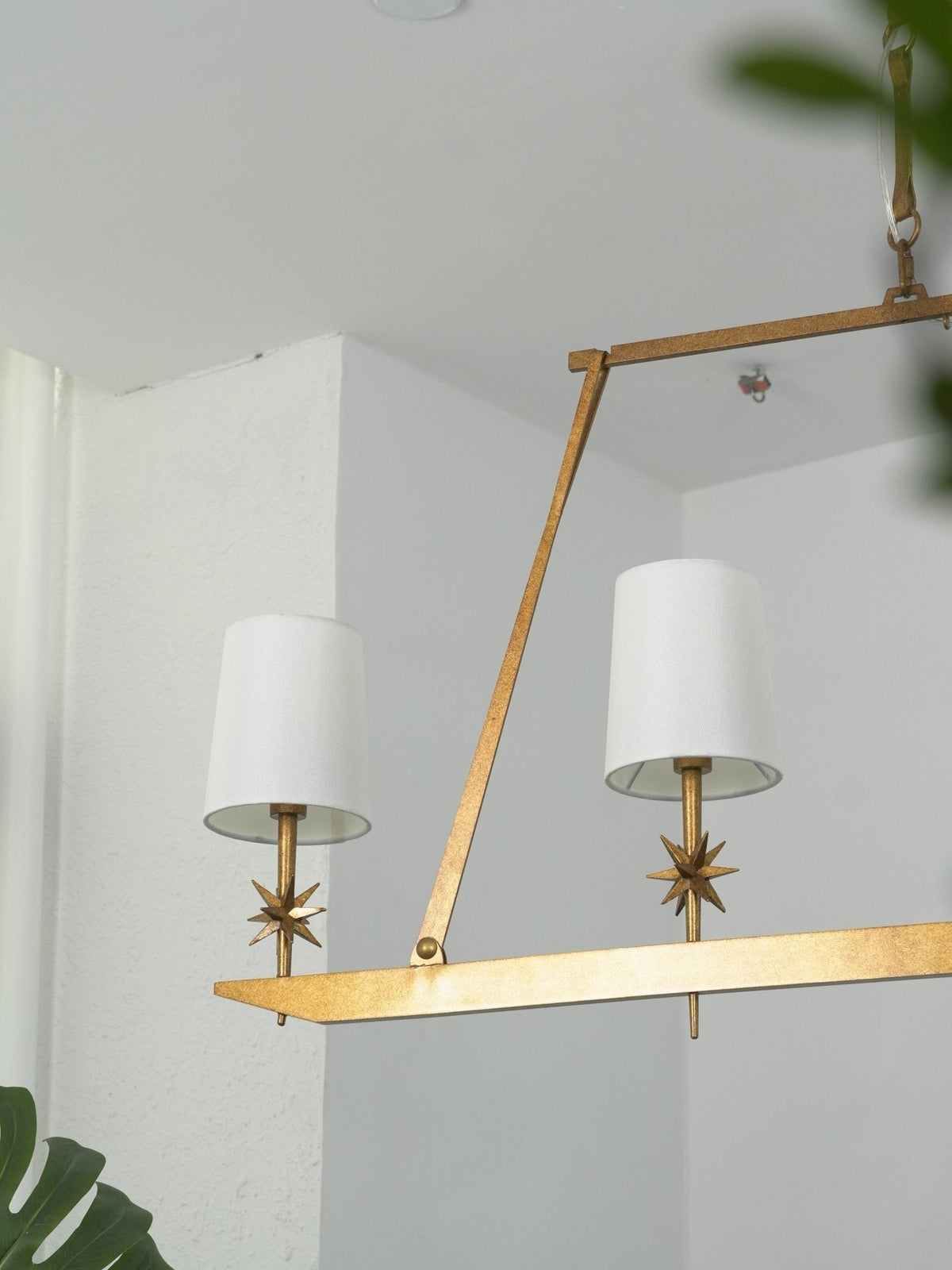 Lynve elegante kroonluchter met messing frame en steraccenten
