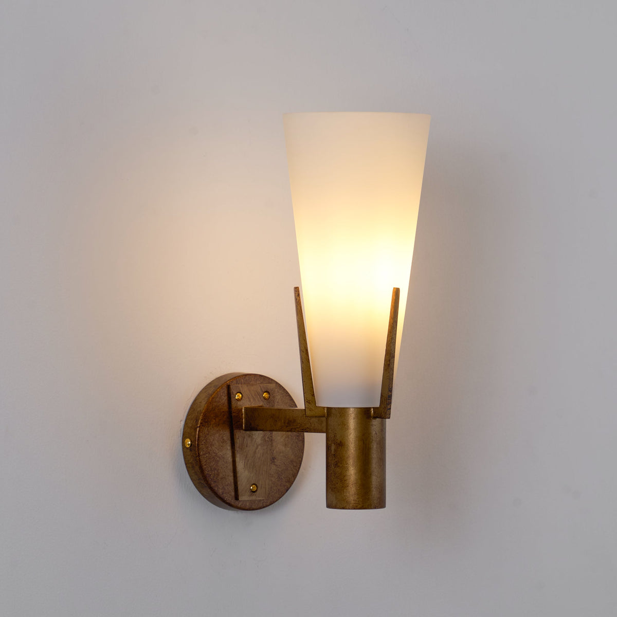 Vatalel wandlamp