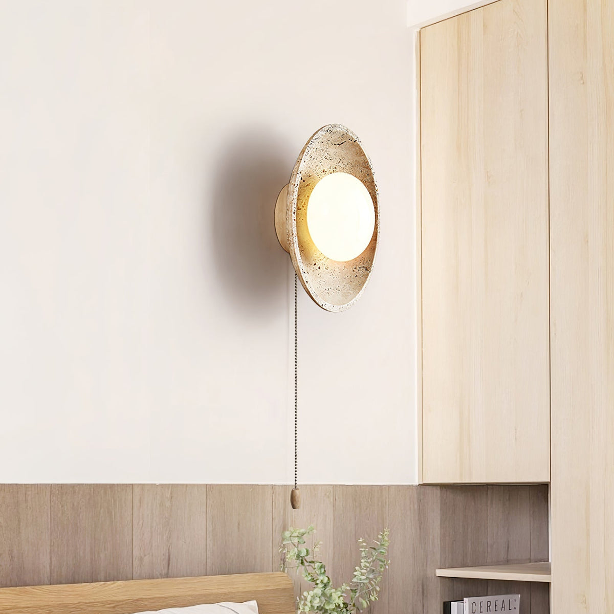Tavik wandlamp met komvormig travertinframe