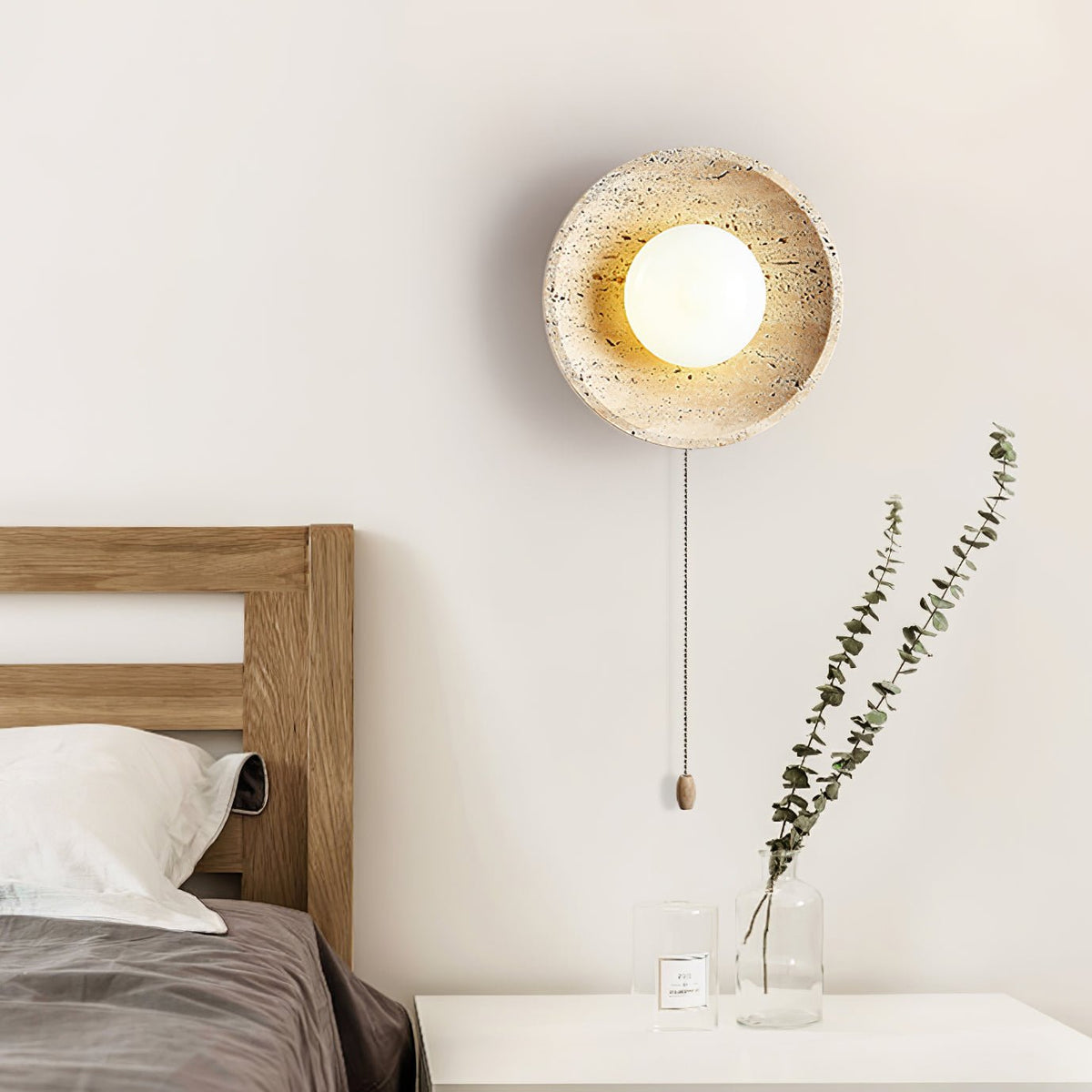 Tavik wandlamp met komvormig travertinframe