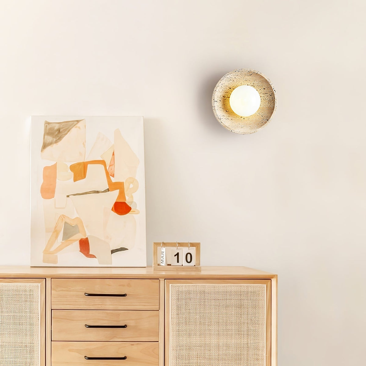 Tavik wandlamp met komvormig travertinframe