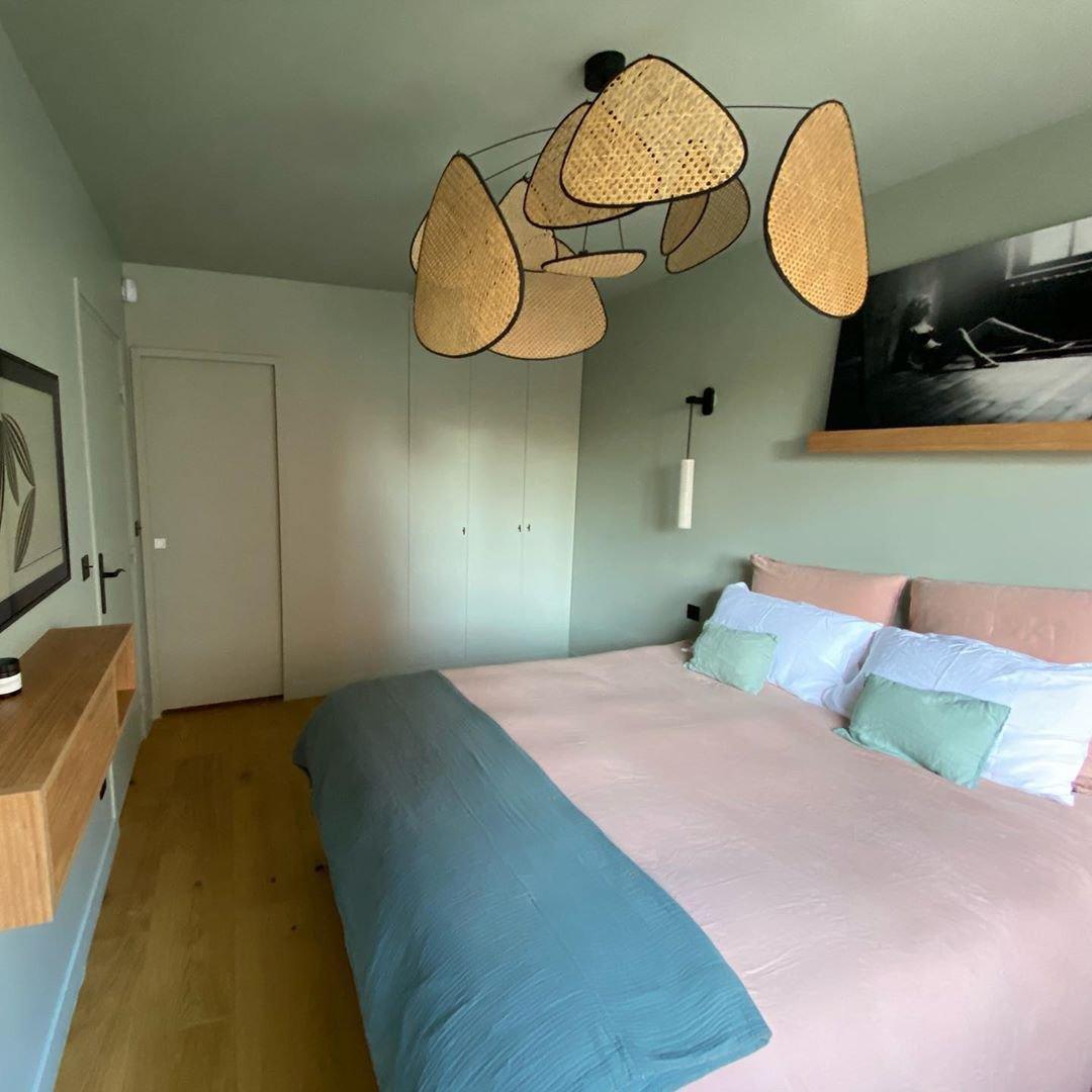 Ariinora hanglamp met rotan en swag industriële stijl