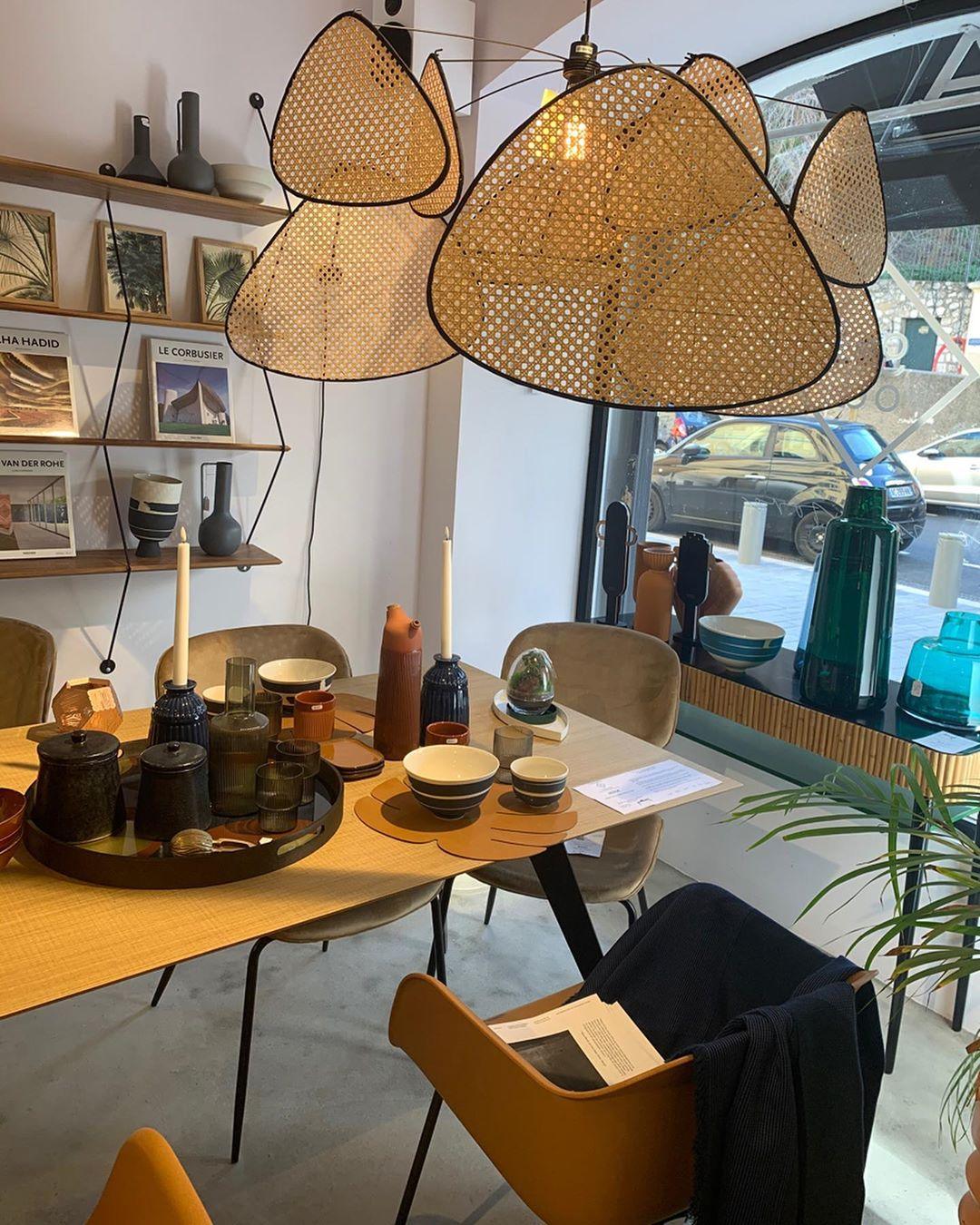 Ariinora hanglamp met rotan en swag industriële stijl