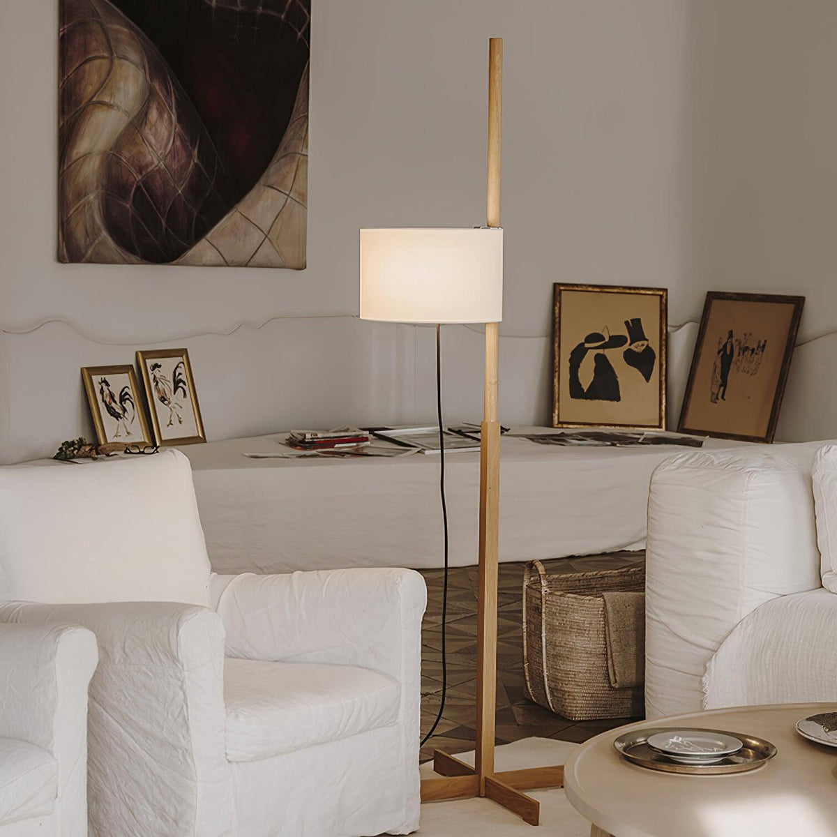 Vindis vloerlamp met houten kap en textiel