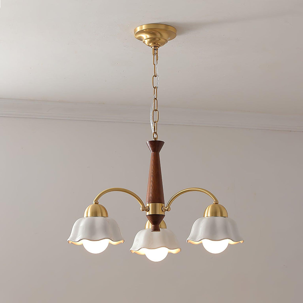 Aldoraria Kroonluchter messing Walnoot Hout Opaline Keramiek