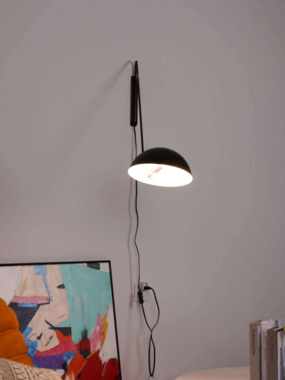 Lirixel wandlamp van walnoot