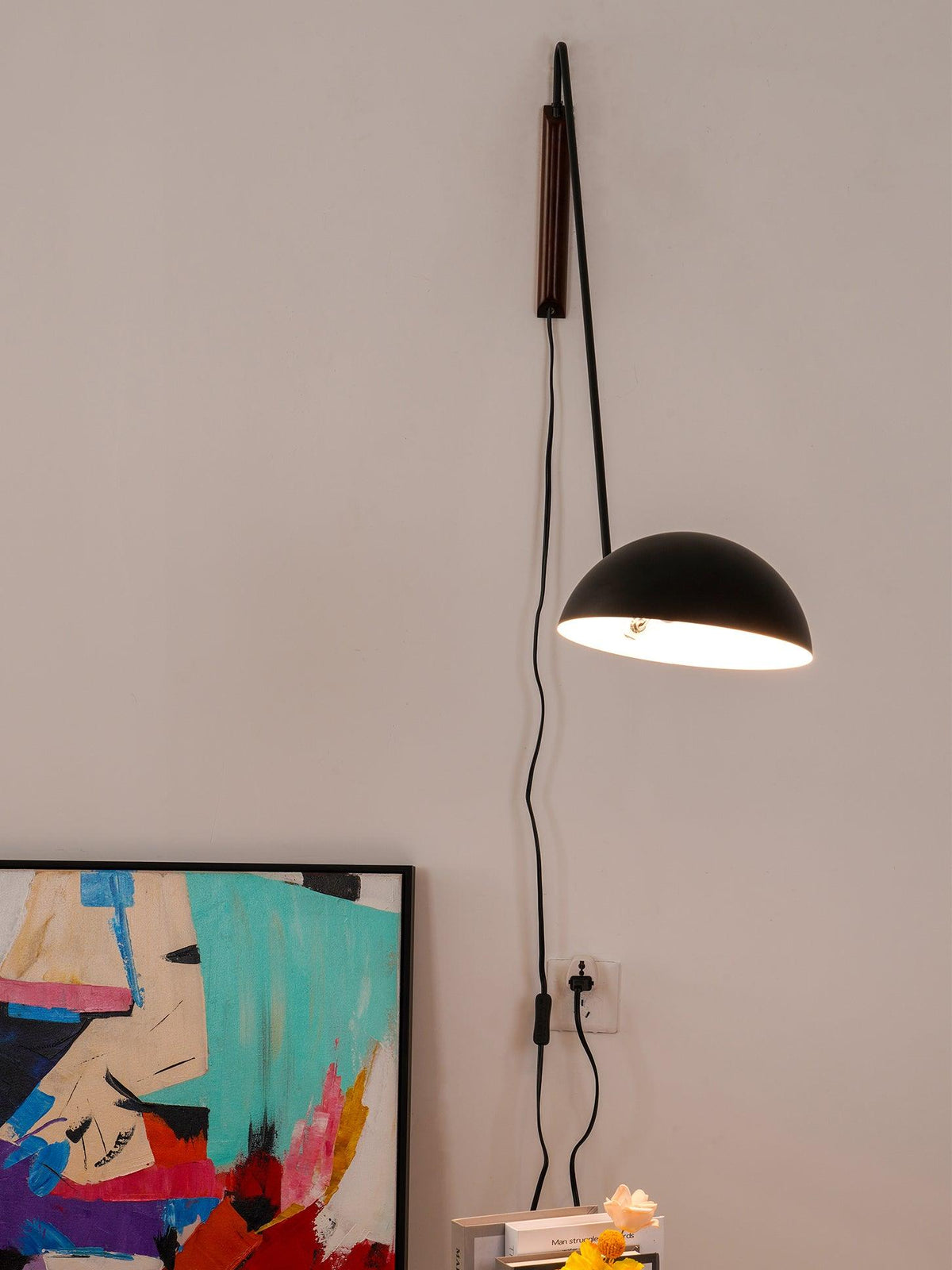 Lirixel wandlamp van walnoot
