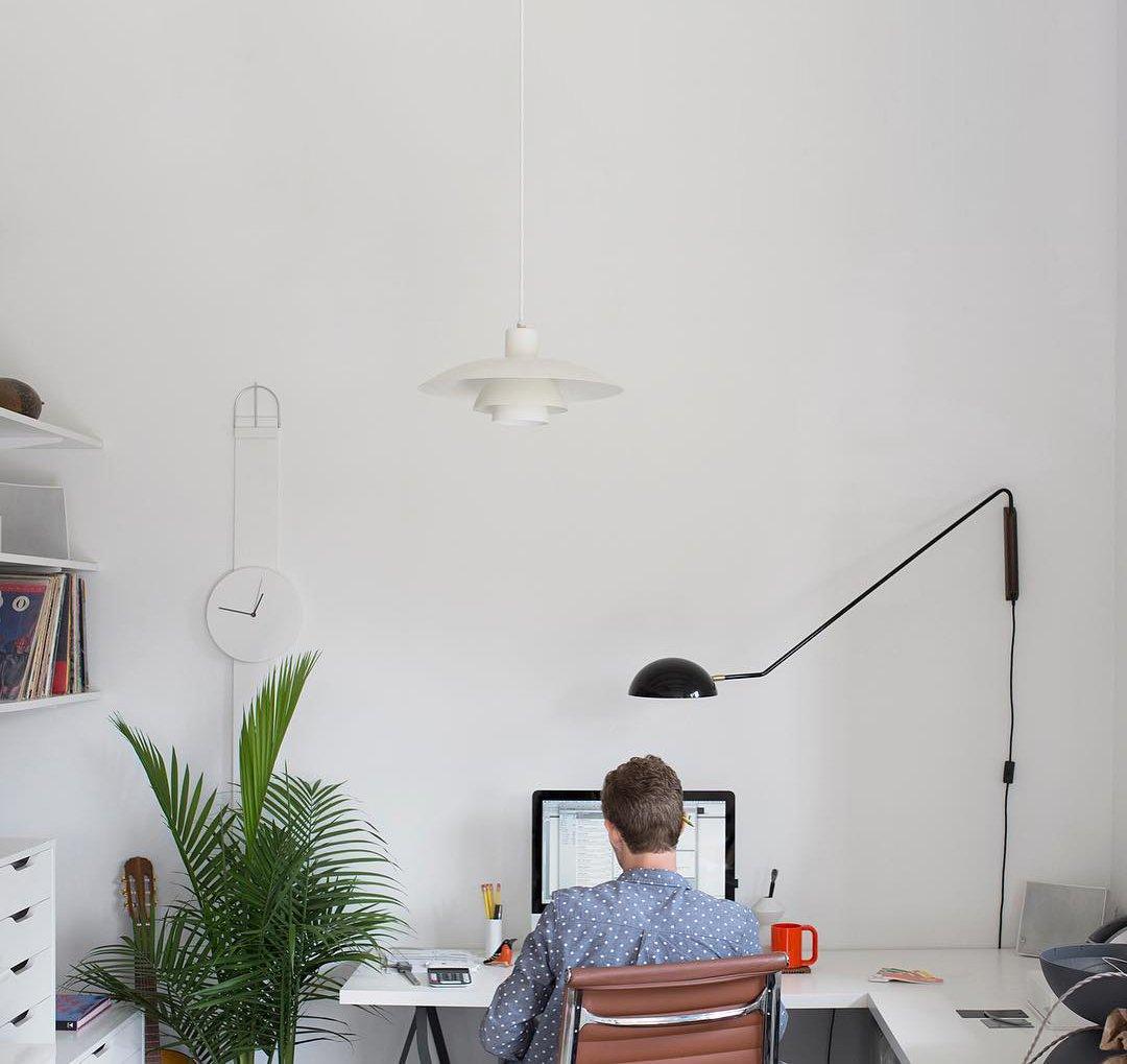 Lirixel wandlamp van walnoot