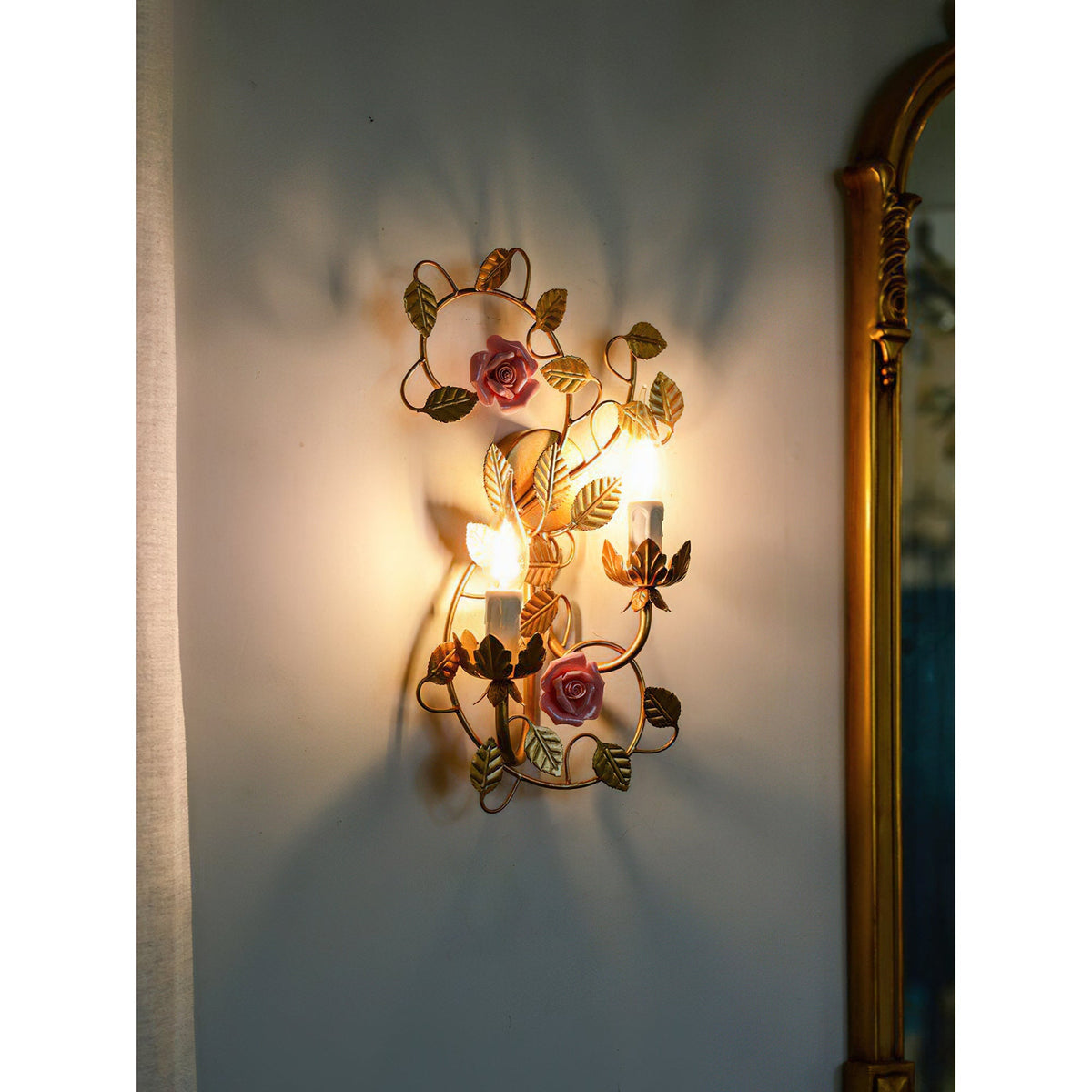 Blossom wandlamp met Vintage en Roze Ceramische Bloemen