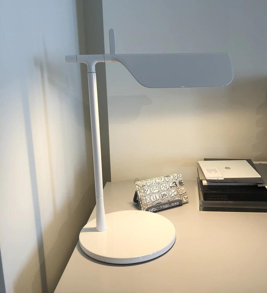 Cilorn acryl tafellamp met minimalistisch ontwerp