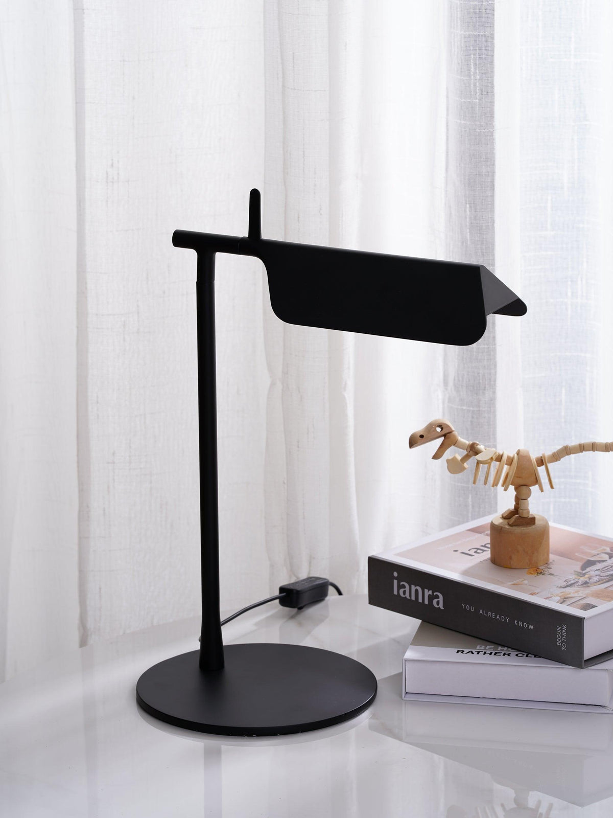 Cilorn acryl tafellamp met minimalistisch ontwerp