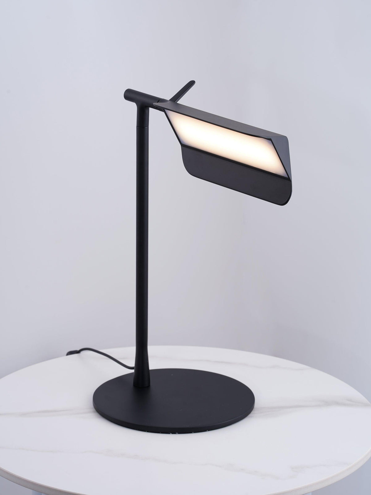 Cilorn acryl tafellamp met minimalistisch ontwerp