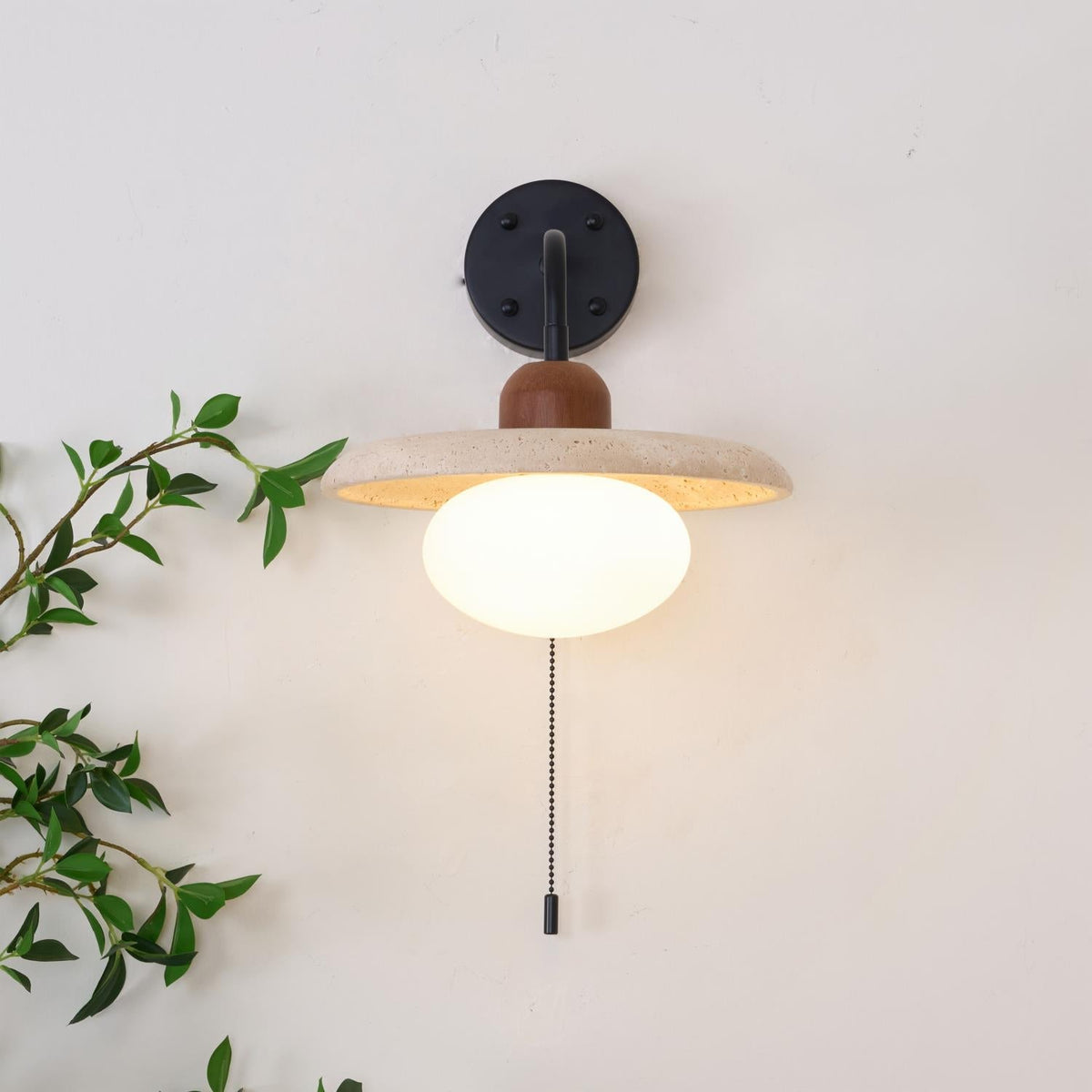 Tavivette travertin wandlamp met trekkoordschakelaar