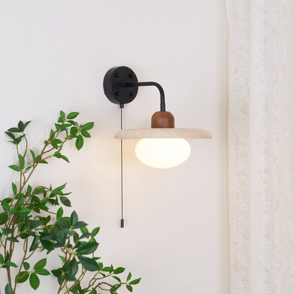 Tavivette travertin wandlamp met trekkoordschakelaar