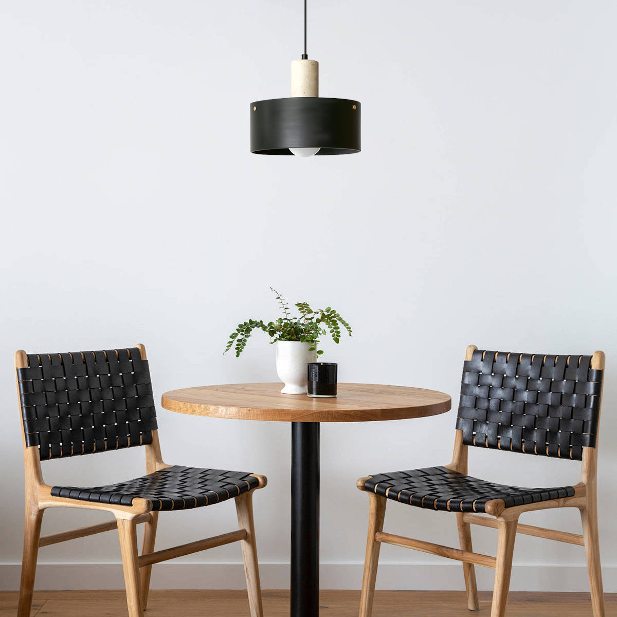 Orelorise hanglamp in walnootkleur en beige
