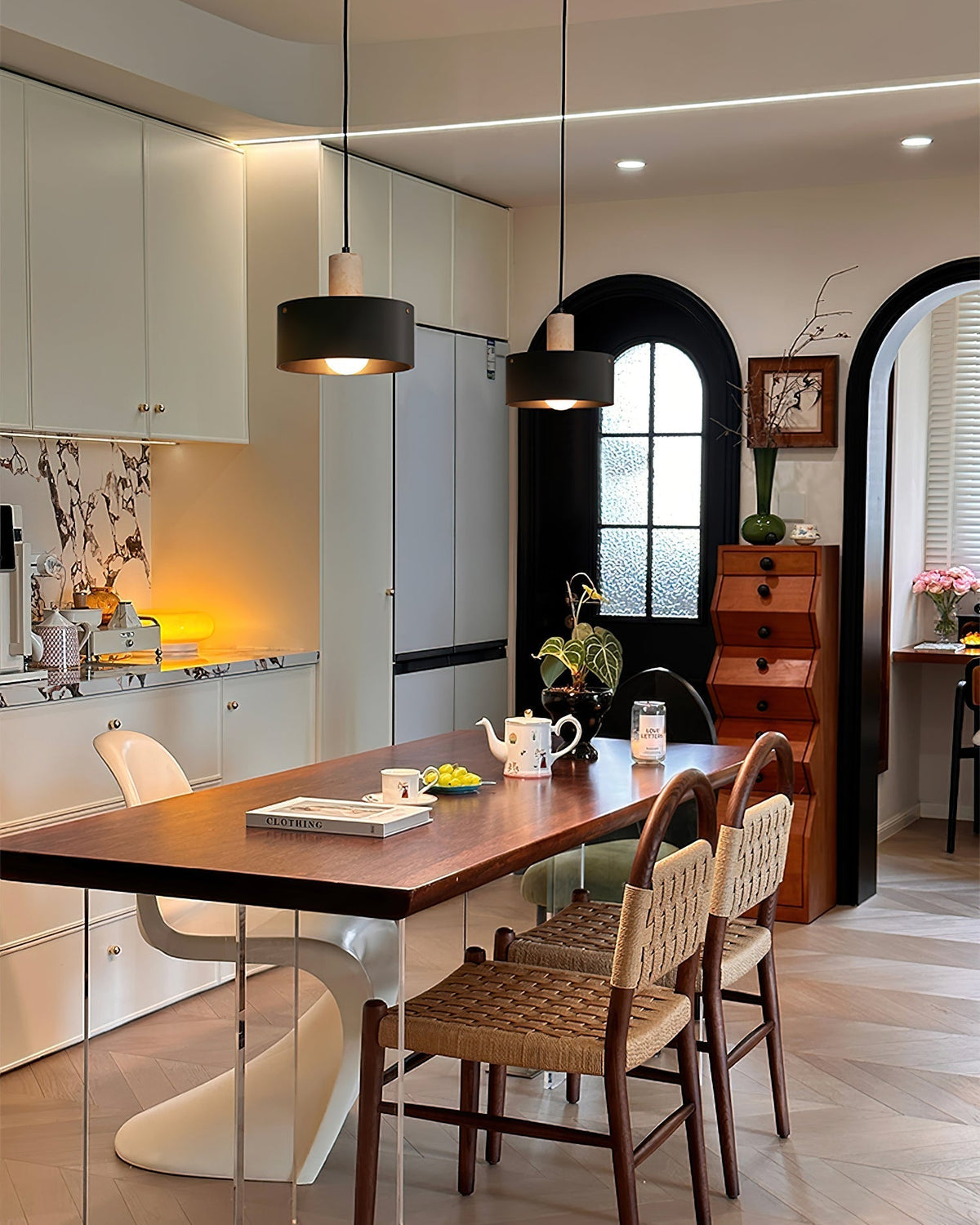 Orelorise hanglamp in walnootkleur en beige