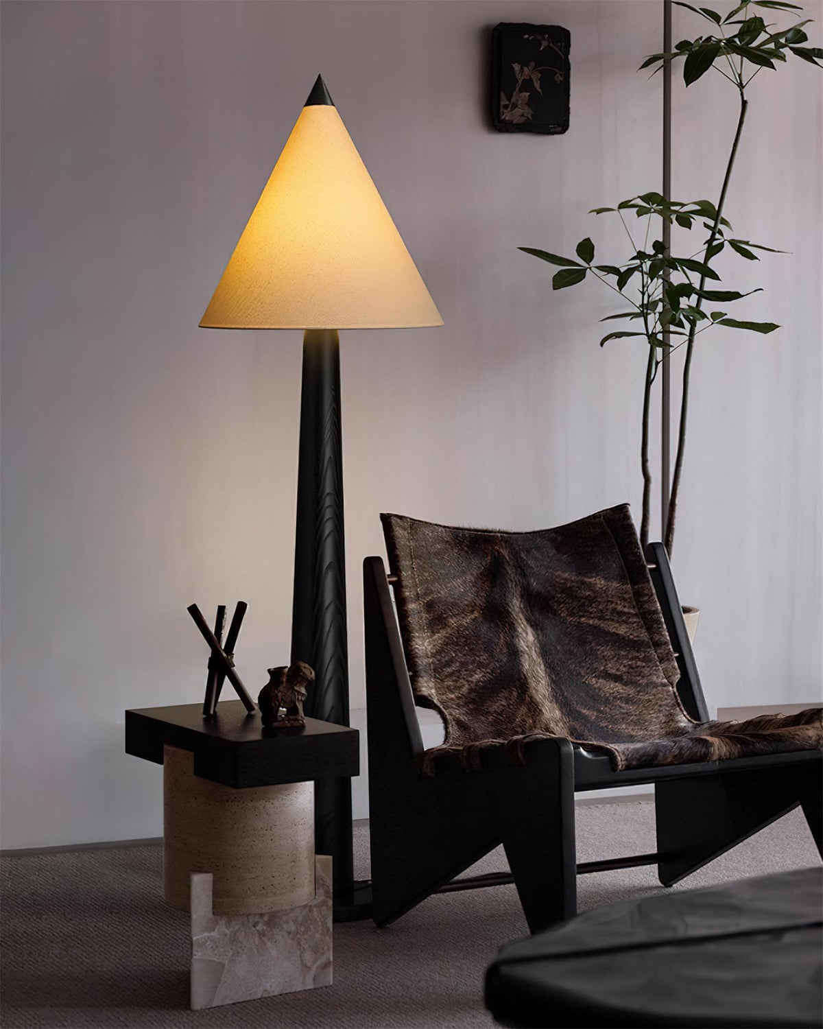 Cone-Gable vloerlamp in walnootkleur