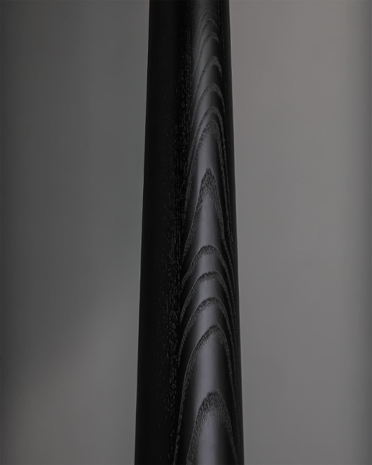 Cone-Gable vloerlamp in walnootkleur