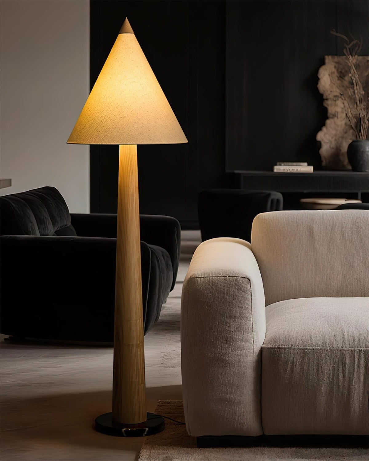Cone-Gable vloerlamp in walnootkleur