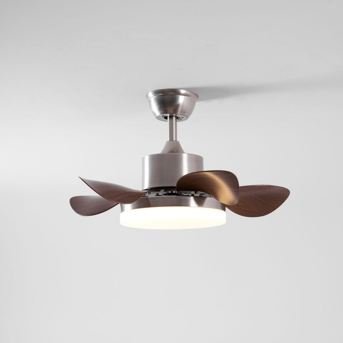 Alenya plafondventilator met verlichting van walnoothout