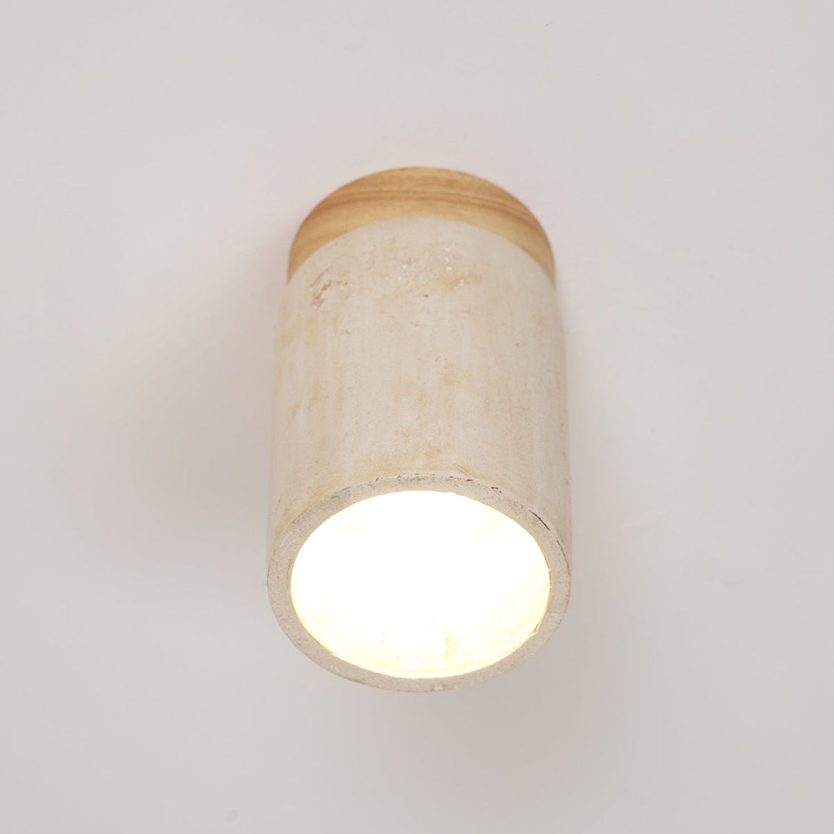 Valelelle plafondlamp met cilindrische kap van travertin