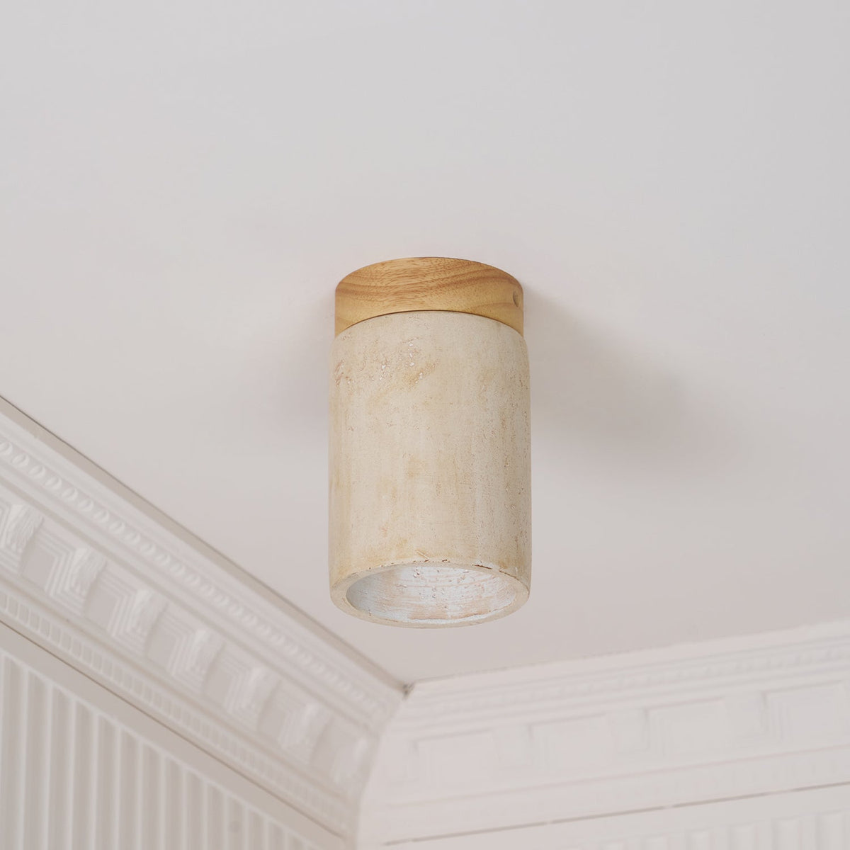 Valelelle plafondlamp met cilindrische kap van travertin