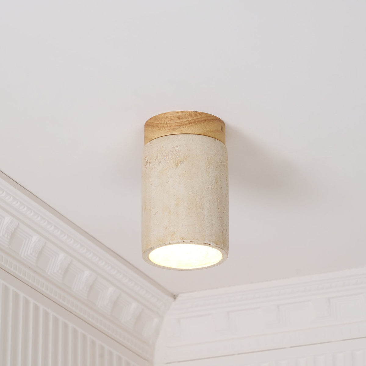 Valelelle plafondlamp met cilindrische kap van travertin