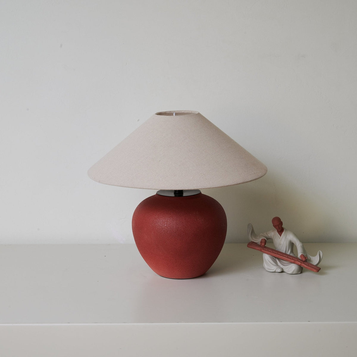 Kiara Minimalistische tafellamp van keramiek