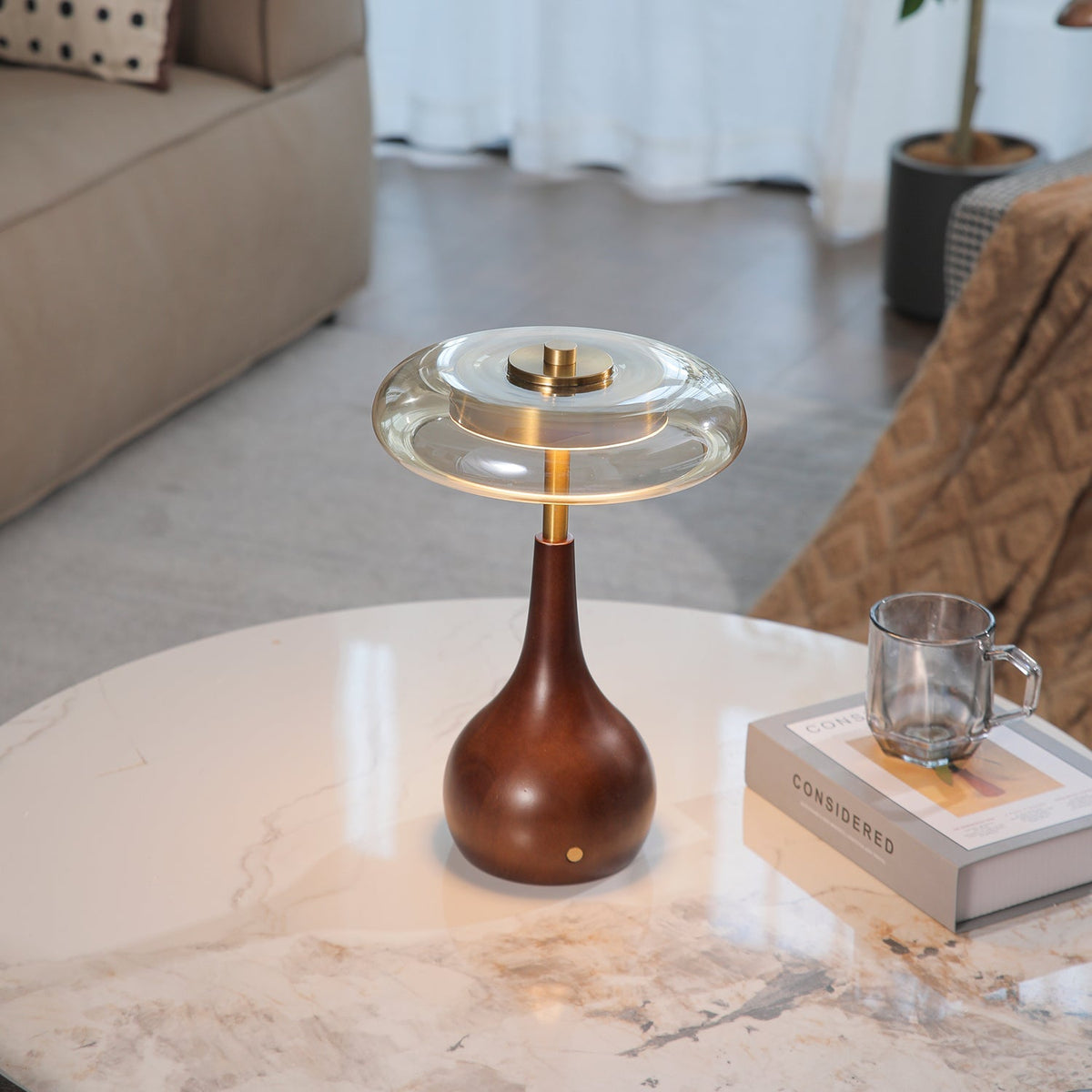 Airdes tafellamp van walnoothout in vintage stijl