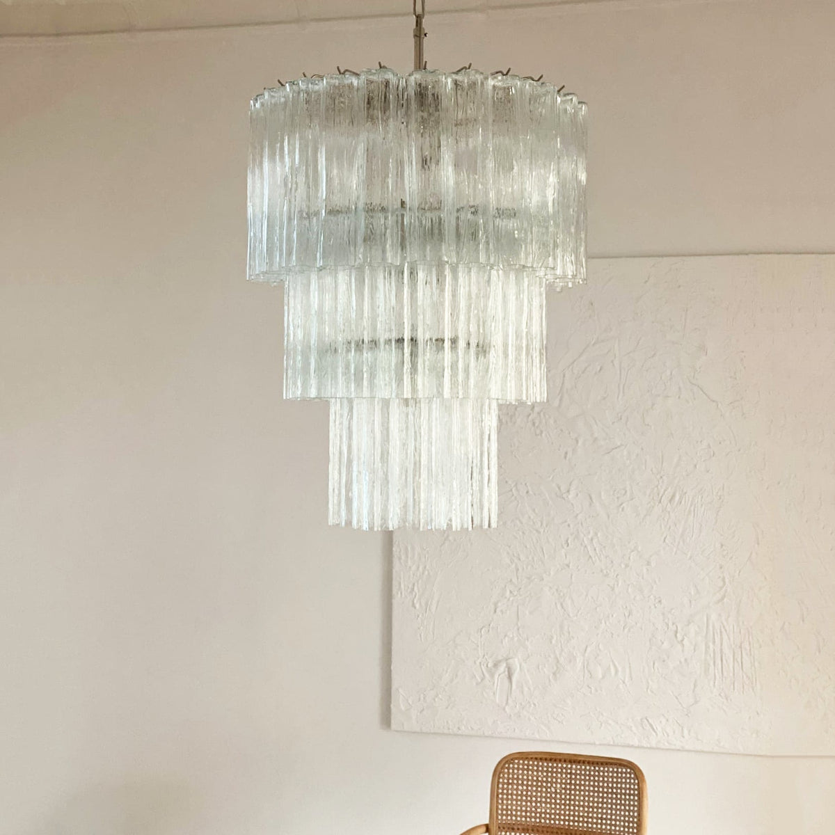 Lioroiel kroonluchter met gelaagde Murano-glasbuizen en waterval-effect in luxe uitvoering