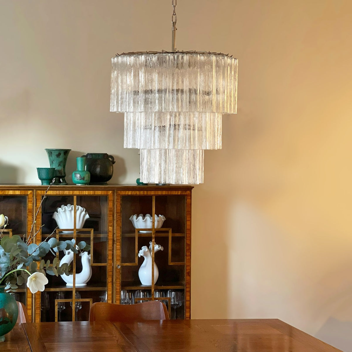 Lioroiel kroonluchter met gelaagde Murano-glasbuizen en waterval-effect in luxe uitvoering
