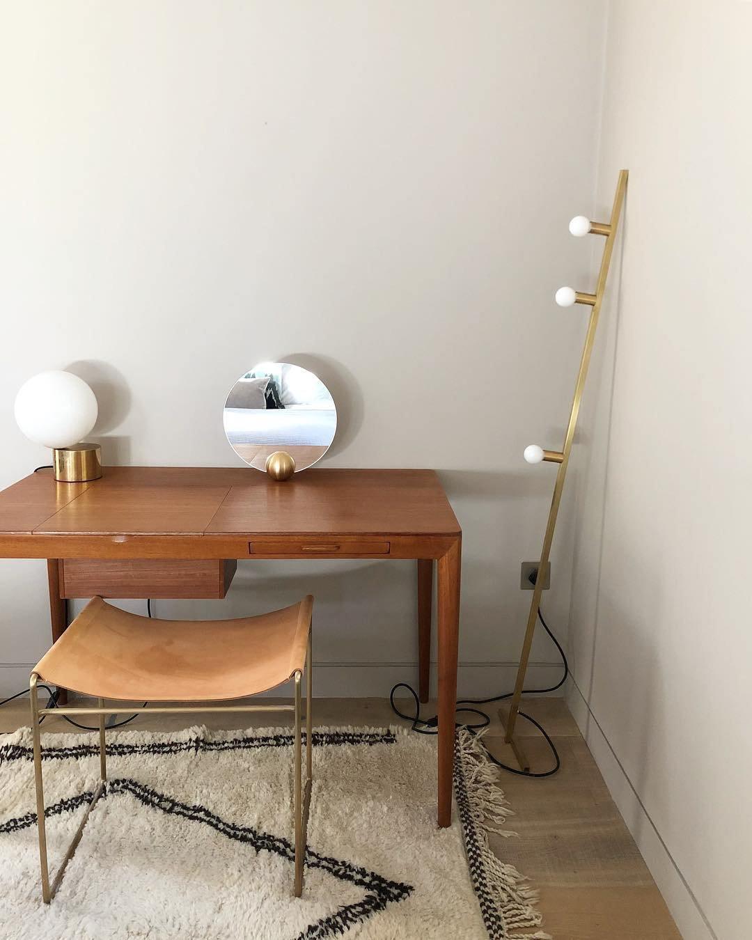 Eiraella tafellamp van glas in goudkleurige afwerking