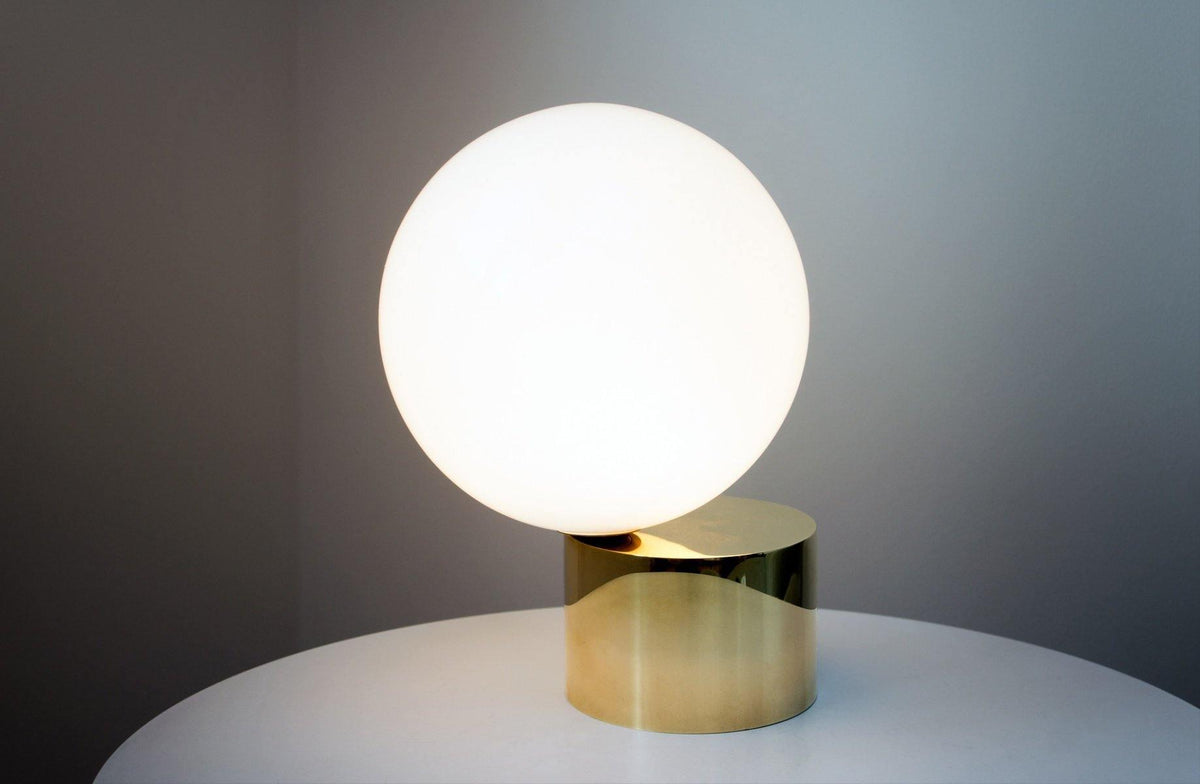 Eiraella tafellamp van glas in goudkleurige afwerking