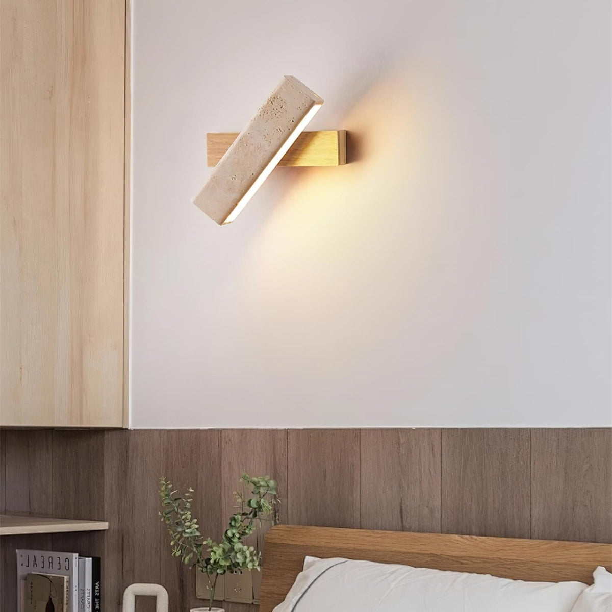 Novra travertin draaibare wandlamp