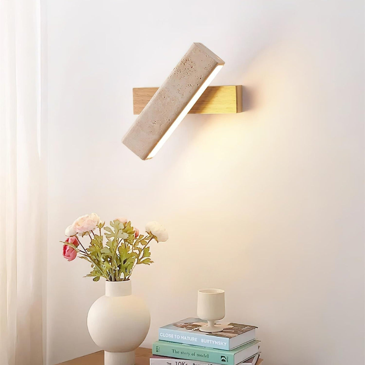 Novra travertin draaibare wandlamp